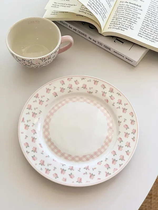 Pink Plaid Floral Ceramic Plate with Lace Edge, Perfect for Western Restaurant Desserts and Salad
